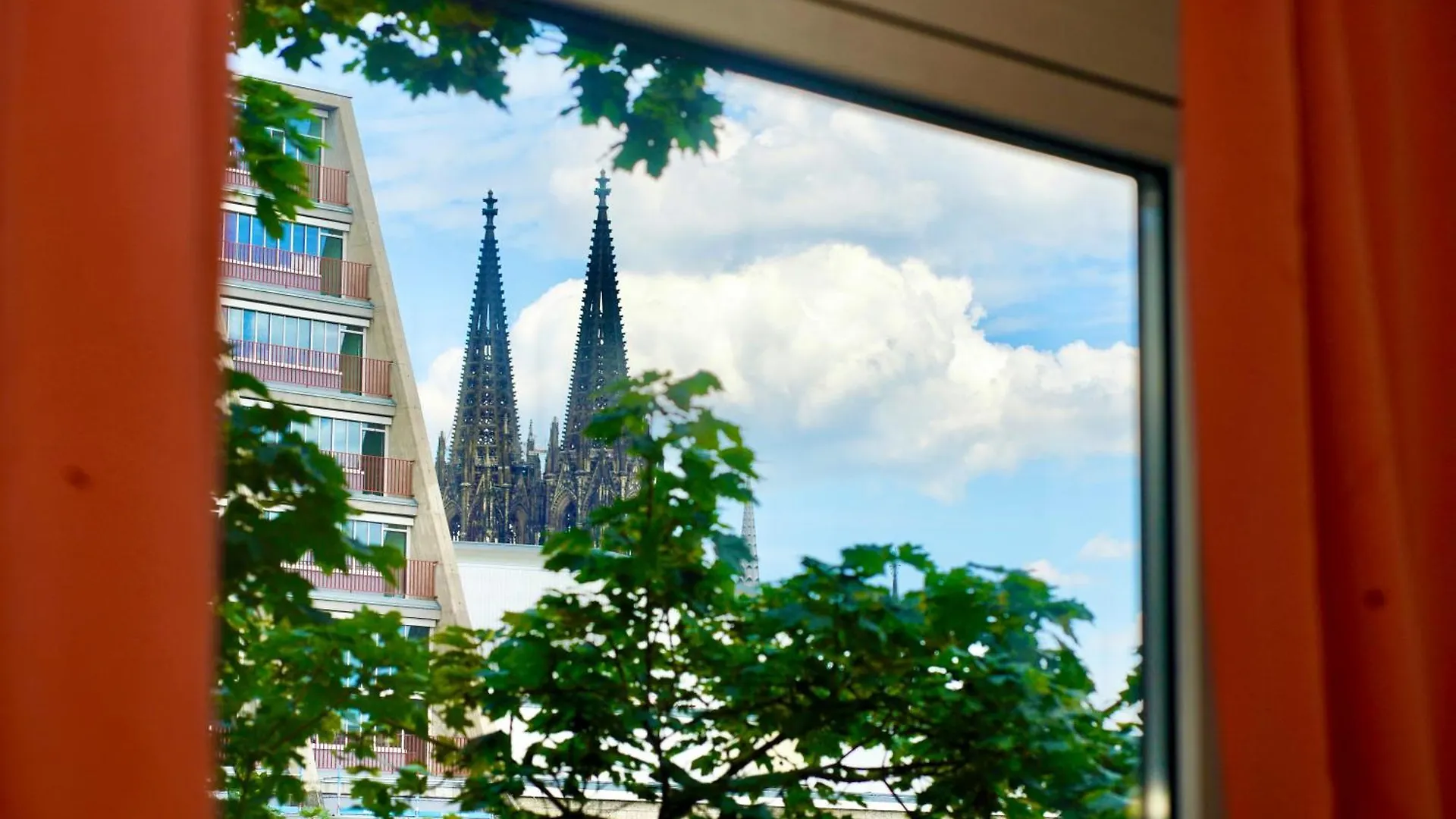 Hippes Apartment Im Herzen Koelns  Cologne